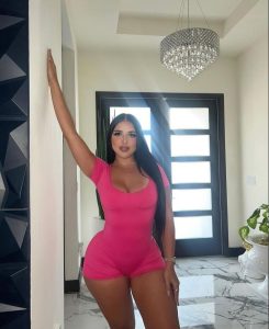 Kadıköy'de Sınırsız Zevk ve Gizemli Büyüleyici Deneyim
